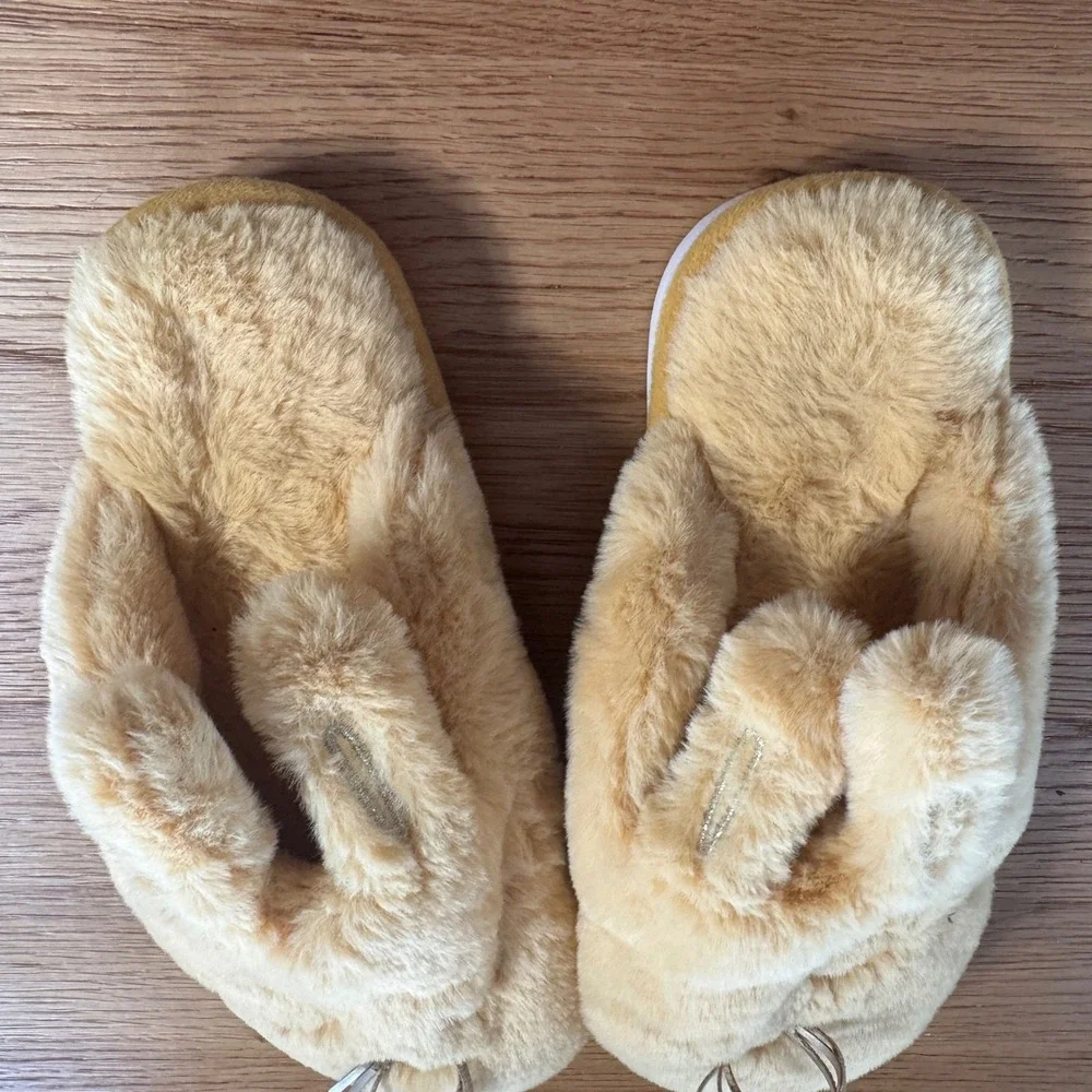 Women's Tan Faux Fur Bunny Slippers Embroidered Eyes Size 8 House Shoes
